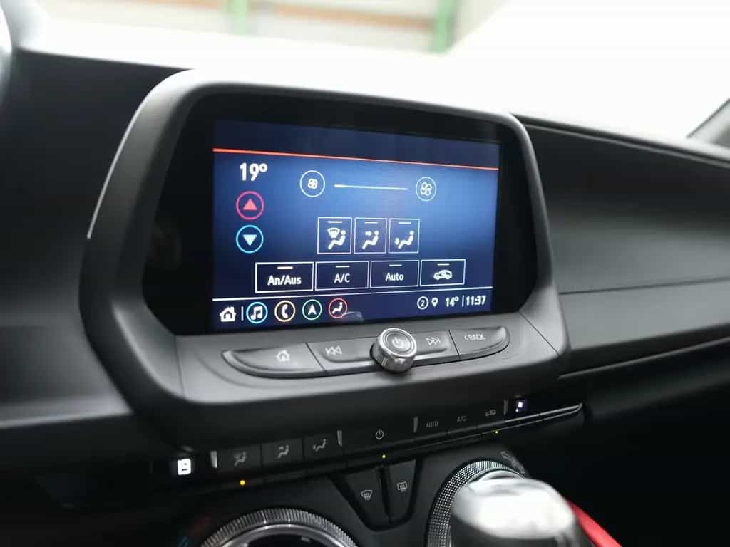 Chevrolet Camaro 6.2 V8 LEDER*KAMERA*CARPLAY*LED 09/2022-photo-28