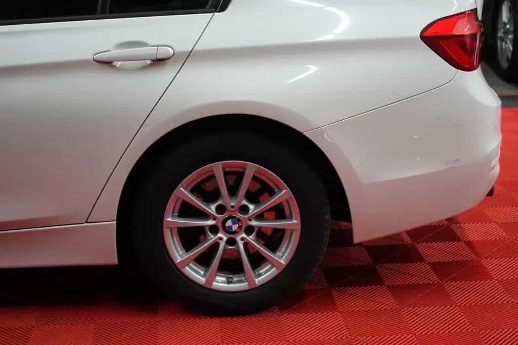 BMW 320 i F30 Advantage *Unfallfrei*Wenig-Km* 01/2017-photo-10