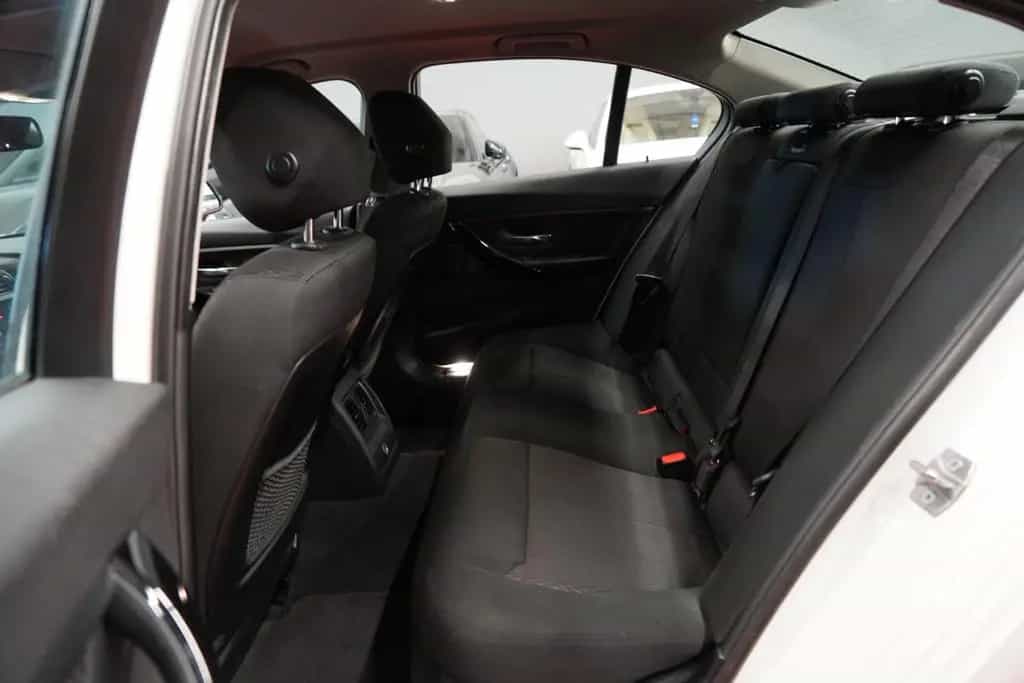 BMW 320 i F30 Advantage *Unfallfrei*Wenig-Km* 01/2017-photo-27