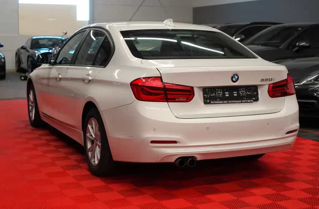 BMW 320 i F30 Advantage *Unfallfrei*Wenig-Km* 01/2017-photo-8