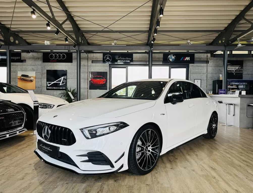 Mercedes-Benz A-Class 35 AMG 4Matic Lim.*SCHALE*KAMERA*LED*NAVI*MBUX 11/2019-photo-0