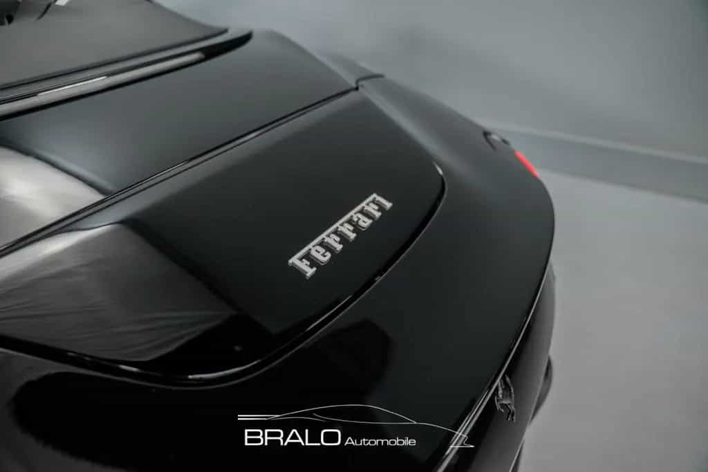 Ferrari Roma Spider, NEW*NET-EXPORT* null-photo-12
