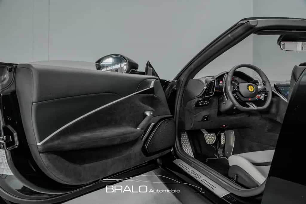Ferrari Roma Spider, NEW*NET-EXPORT* null-photo-17