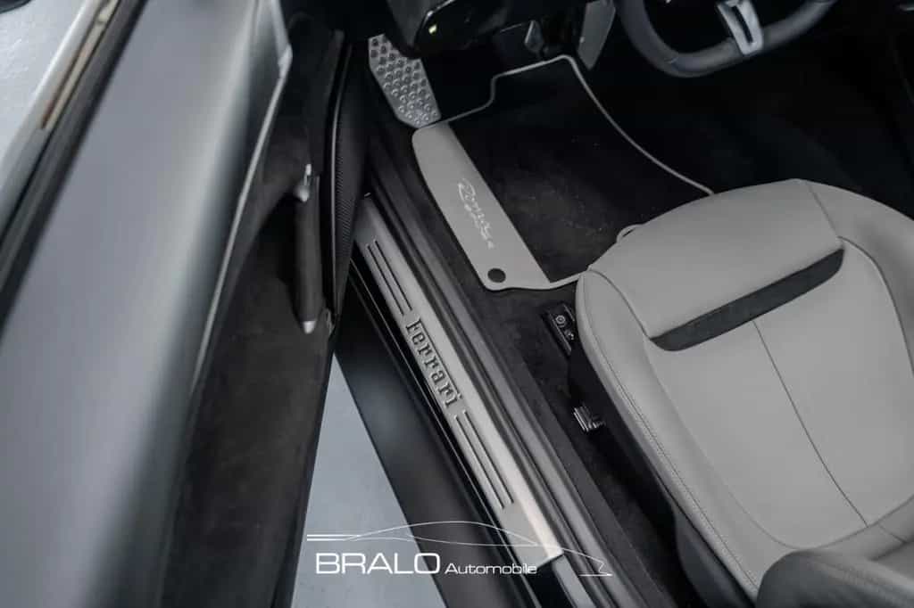 Ferrari Roma Spider, NEW*NET-EXPORT* null-photo-23