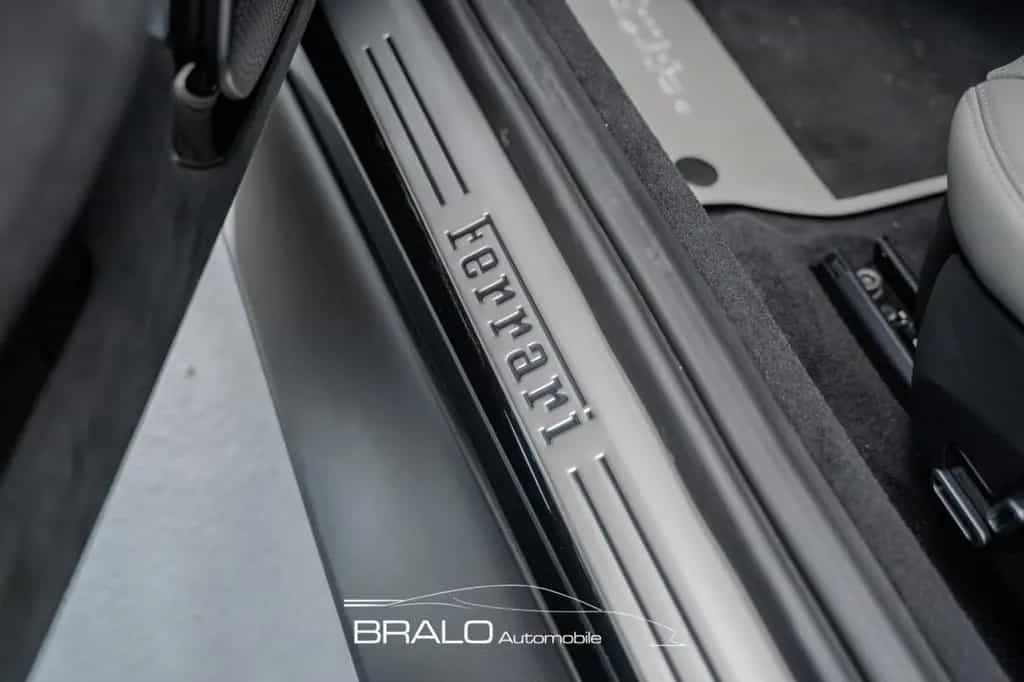 Ferrari Roma Spider, NEW*NET-EXPORT* null-photo-25