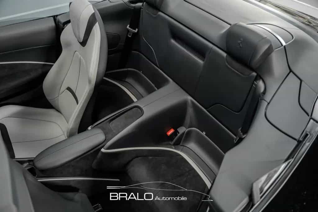 Ferrari Roma Spider, NEW*NET-EXPORT* null-photo-26