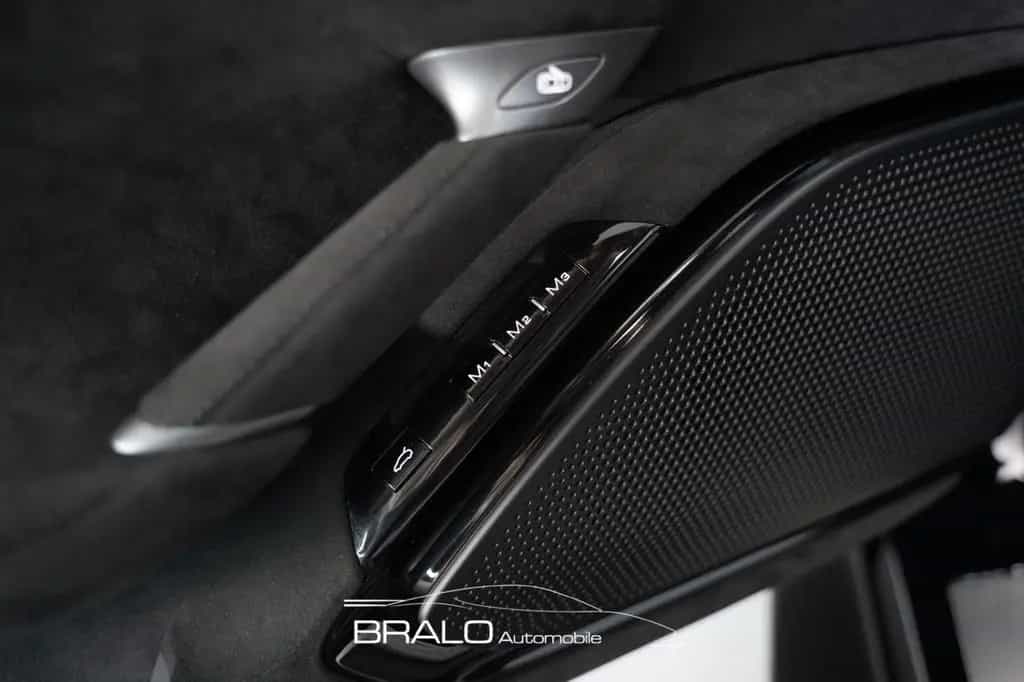 Ferrari Roma Spider, NEW*NET-EXPORT* null-photo-35