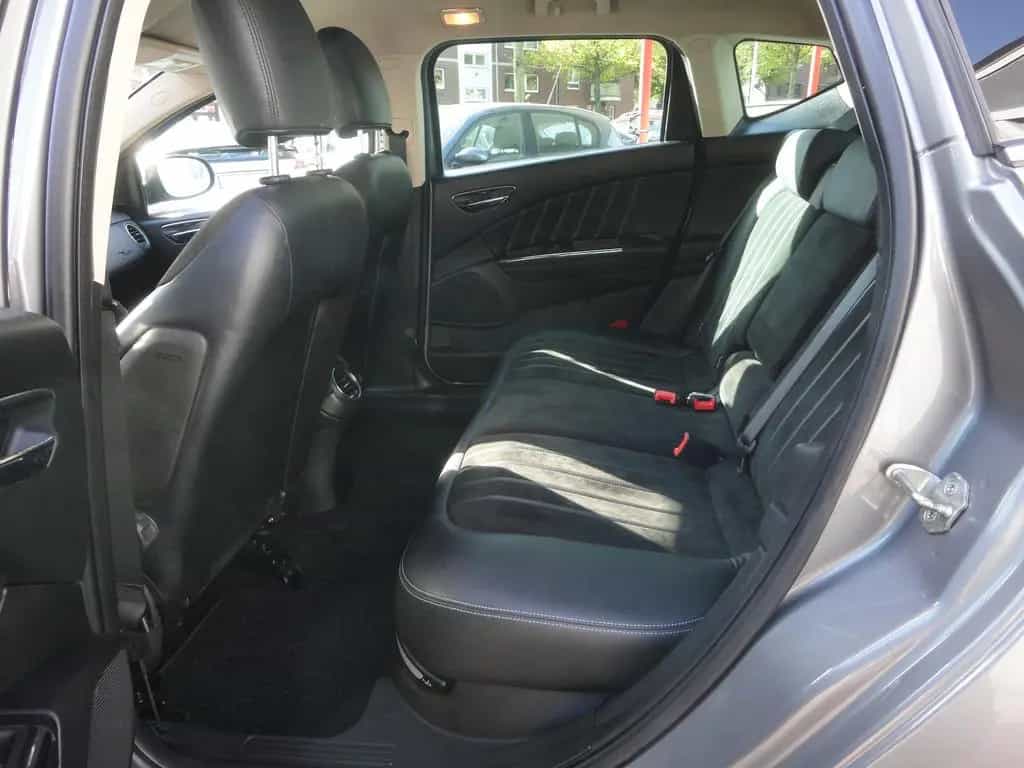 Lancia Delta Oro 1,9d 140 KW HU11/27 Klimatr+Navi+Leder 11/2008-photo-11
