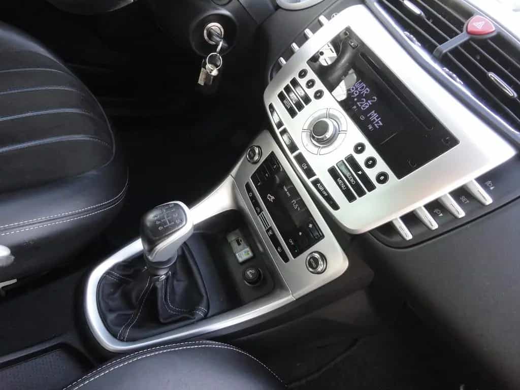 Lancia Delta Oro 1,9d 140 KW HU11/27 Klimatr+Navi+Leder 11/2008-photo-13