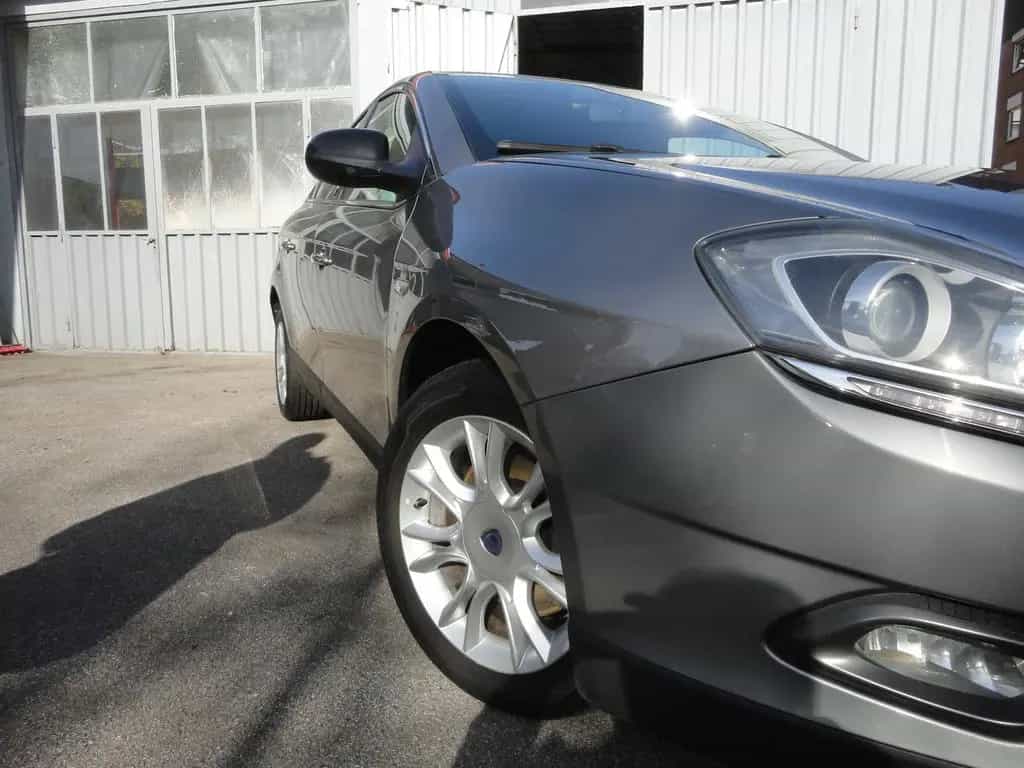 Lancia Delta Oro 1,9d 140 KW HU11/27 Klimatr+Navi+Leder 11/2008-photo-16