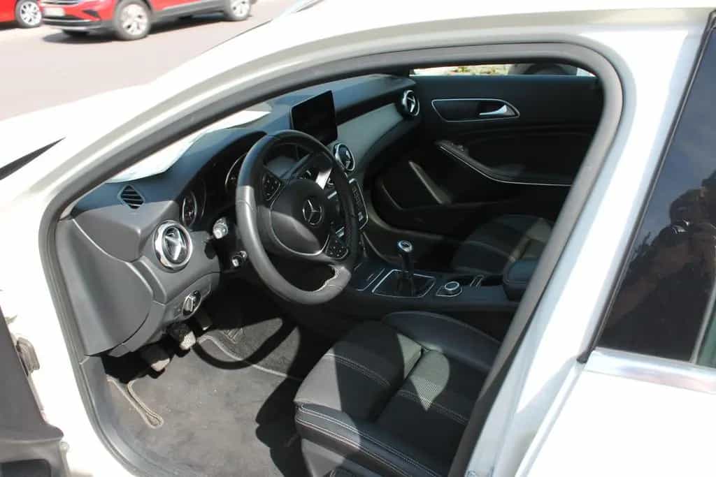 Mercedes-Benz GLA 180 Urban-Navi-Panoramadach-PDC 08/2017-photo-12