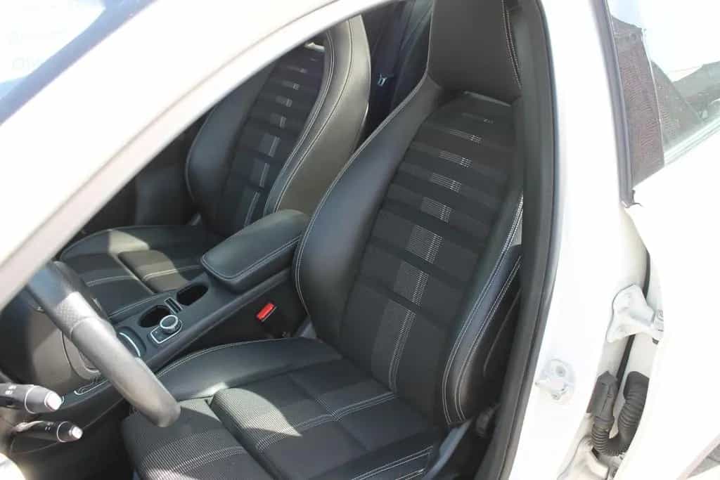 Mercedes-Benz GLA 180 Urban-Navi-Panoramadach-PDC 08/2017-photo-15