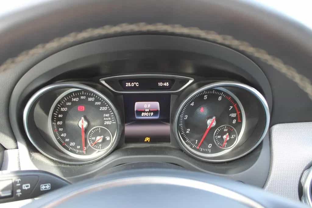 Mercedes-Benz GLA 180 Urban-Navi-Panoramadach-PDC 08/2017-photo-17