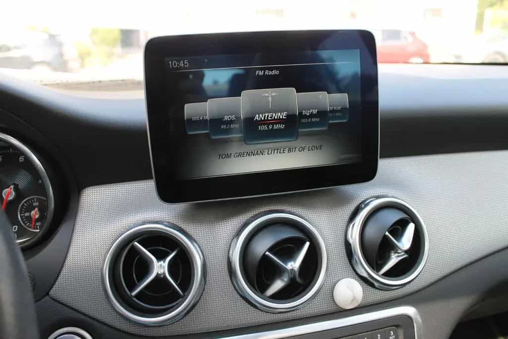 Mercedes-Benz GLA 180 Urban-Navi-Panoramadach-PDC 08/2017-photo-19