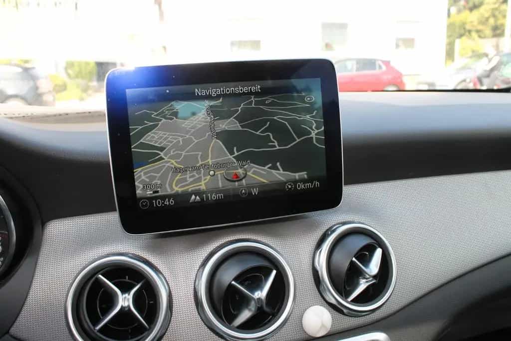 Mercedes-Benz GLA 180 Urban-Navi-Panoramadach-PDC 08/2017-photo-21