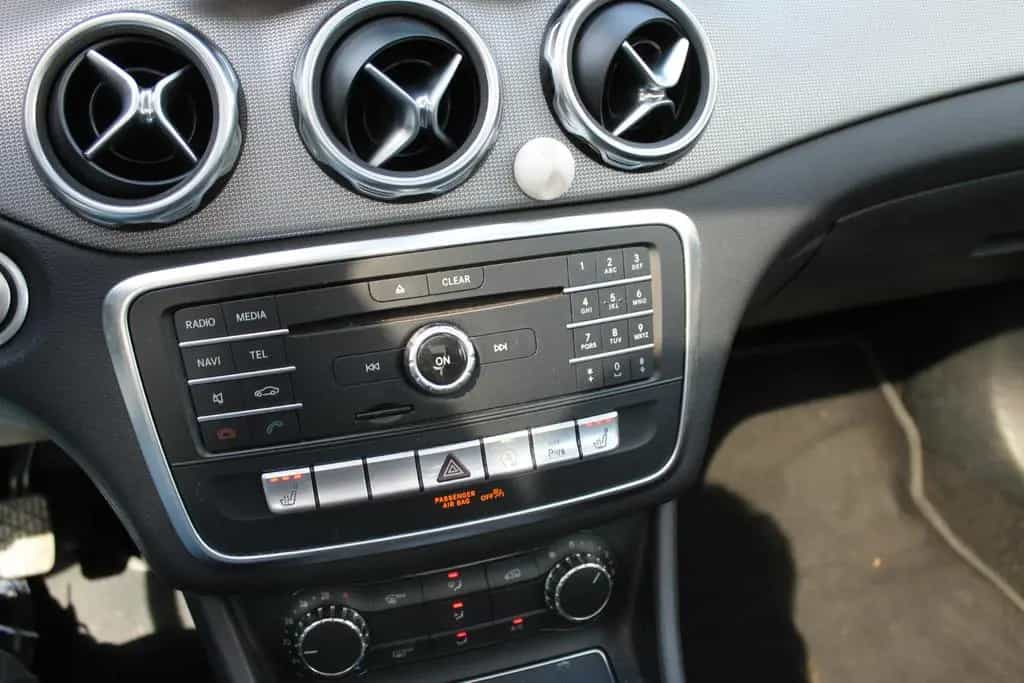 Mercedes-Benz GLA 180 Urban-Navi-Panoramadach-PDC 08/2017-photo-22