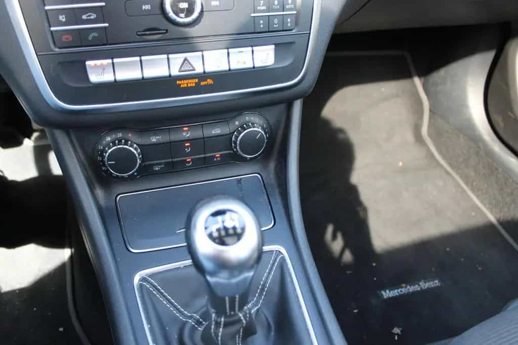 Mercedes-Benz GLA 180 Urban-Navi-Panoramadach-PDC 08/2017-photo-23