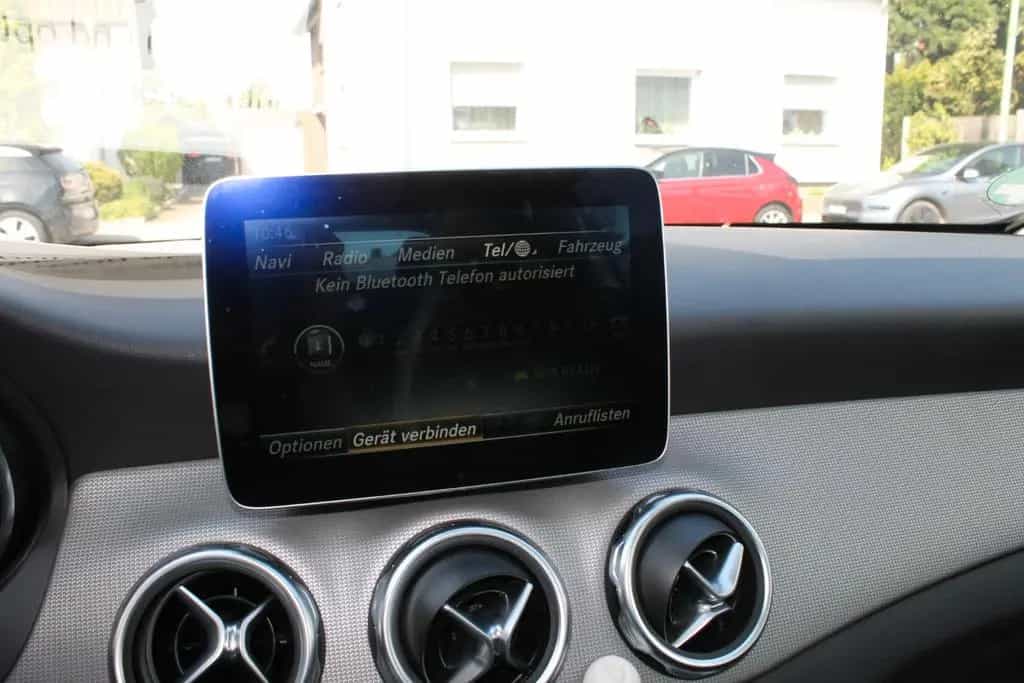 Mercedes-Benz GLA 180 Urban-Navi-Panoramadach-PDC 08/2017-photo-24
