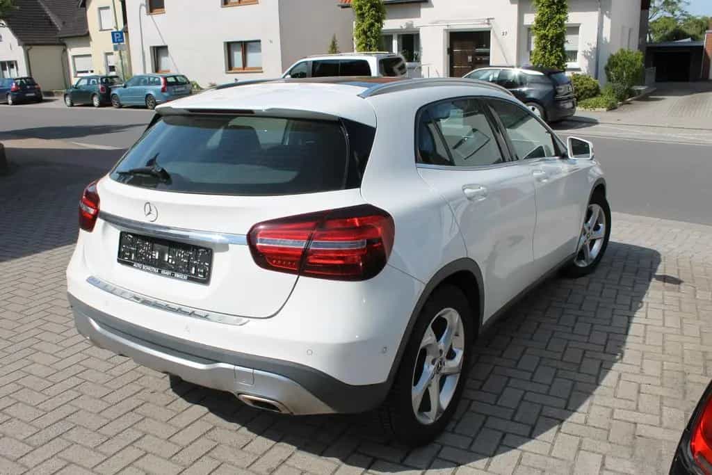 Mercedes-Benz GLA 180 Urban-Navi-Panoramadach-PDC 08/2017-photo-5