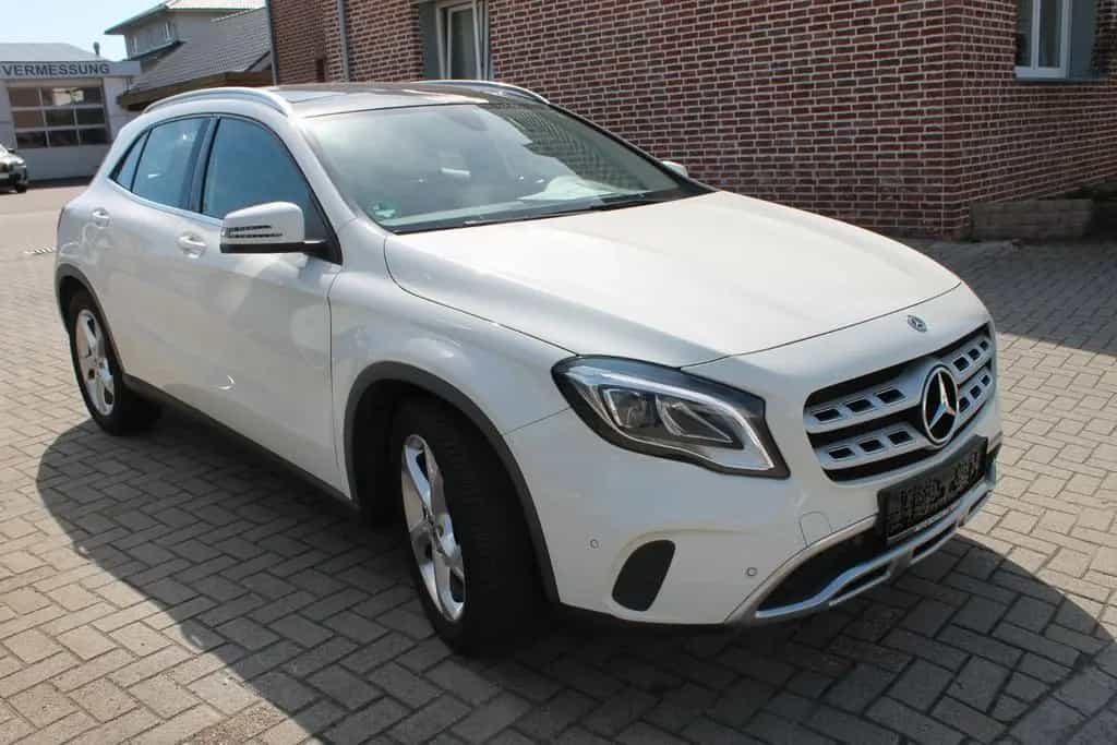Mercedes-Benz GLA 180 Urban-Navi-Panoramadach-PDC 08/2017-photo-8