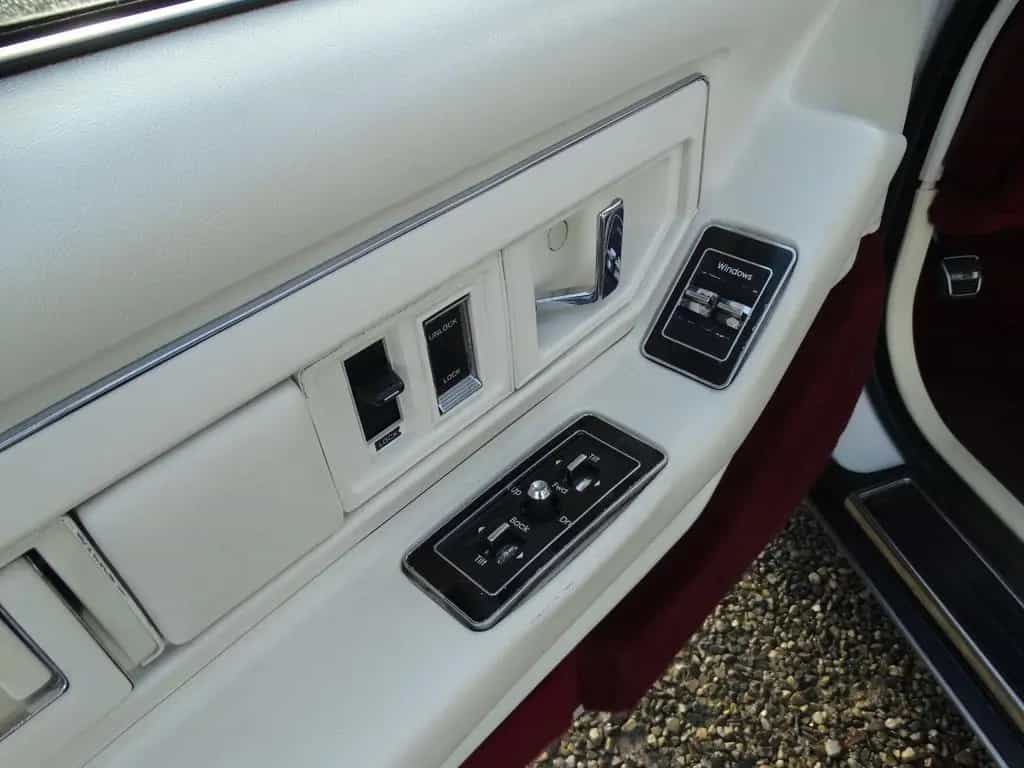 Cadillac Eldorado Biarritz V8 - Deutsche Papiere 07/1989-photo-13