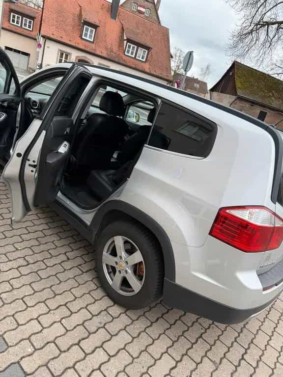 Chevrolet Orlando 10/2013-photo-2