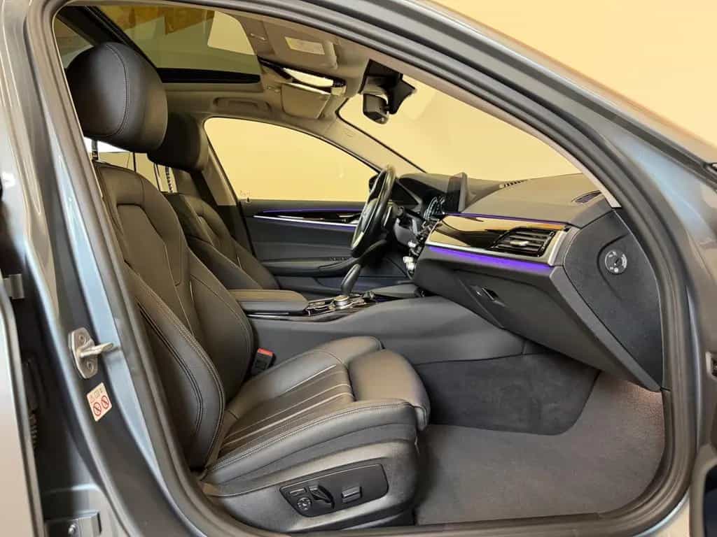 BMW 5 Series 520 d xDrive Sport Line/LED/PANO/NAVI/SHZ/HUD 03/2020-photo-17