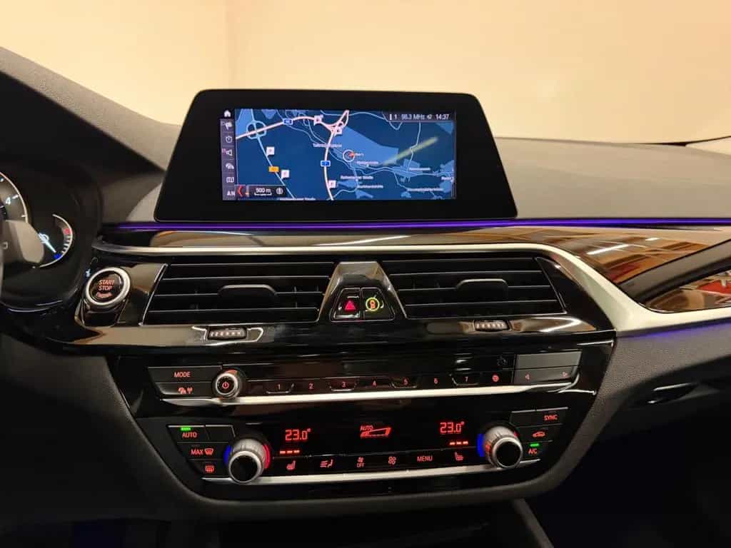 BMW 5 Series 520 d xDrive Sport Line/LED/PANO/NAVI/SHZ/HUD 03/2020-photo-24