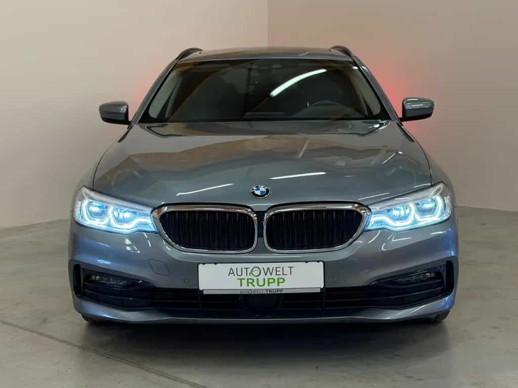 BMW 5 Series 520 d xDrive Sport Line/LED/PANO/NAVI/SHZ/HUD 03/2020-photo-3