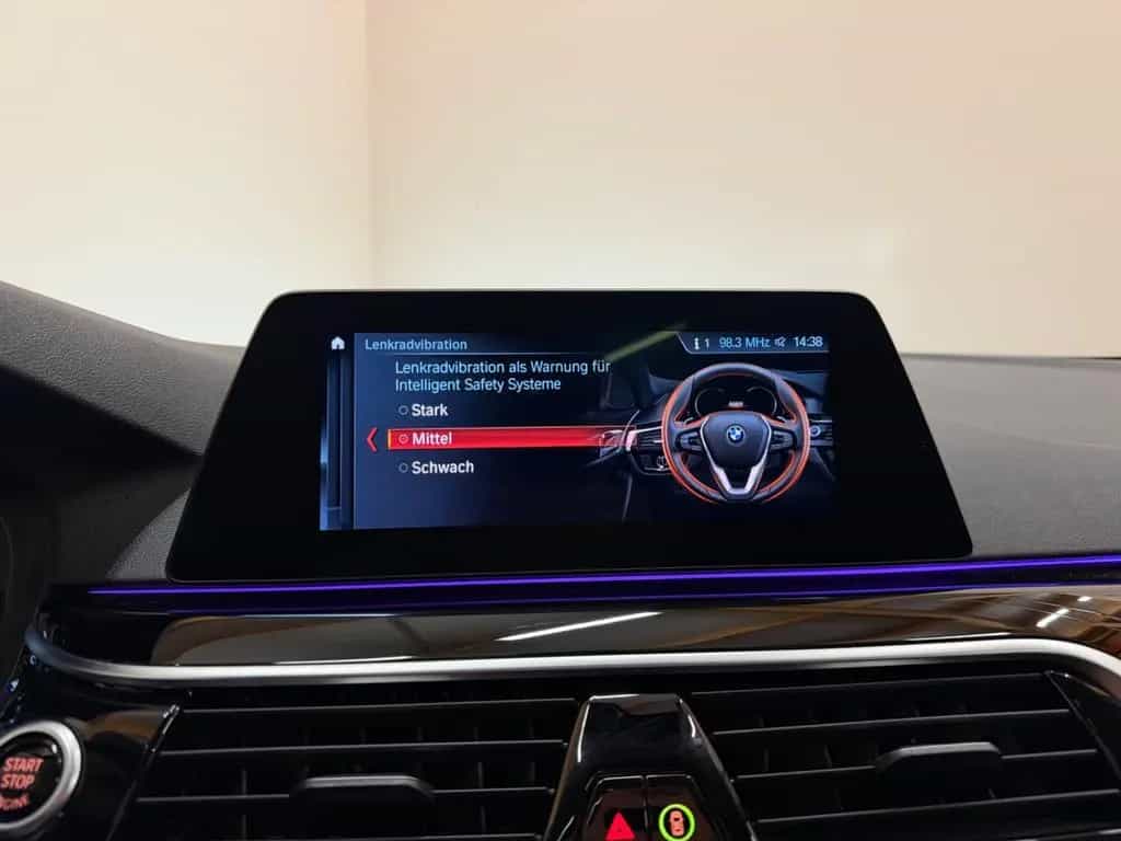 BMW 5 Series 520 d xDrive Sport Line/LED/PANO/NAVI/SHZ/HUD 03/2020-photo-30