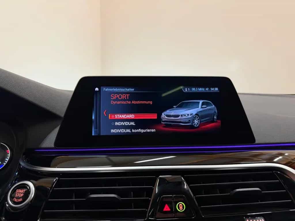 BMW 5 Series 520 d xDrive Sport Line/LED/PANO/NAVI/SHZ/HUD 03/2020-photo-35
