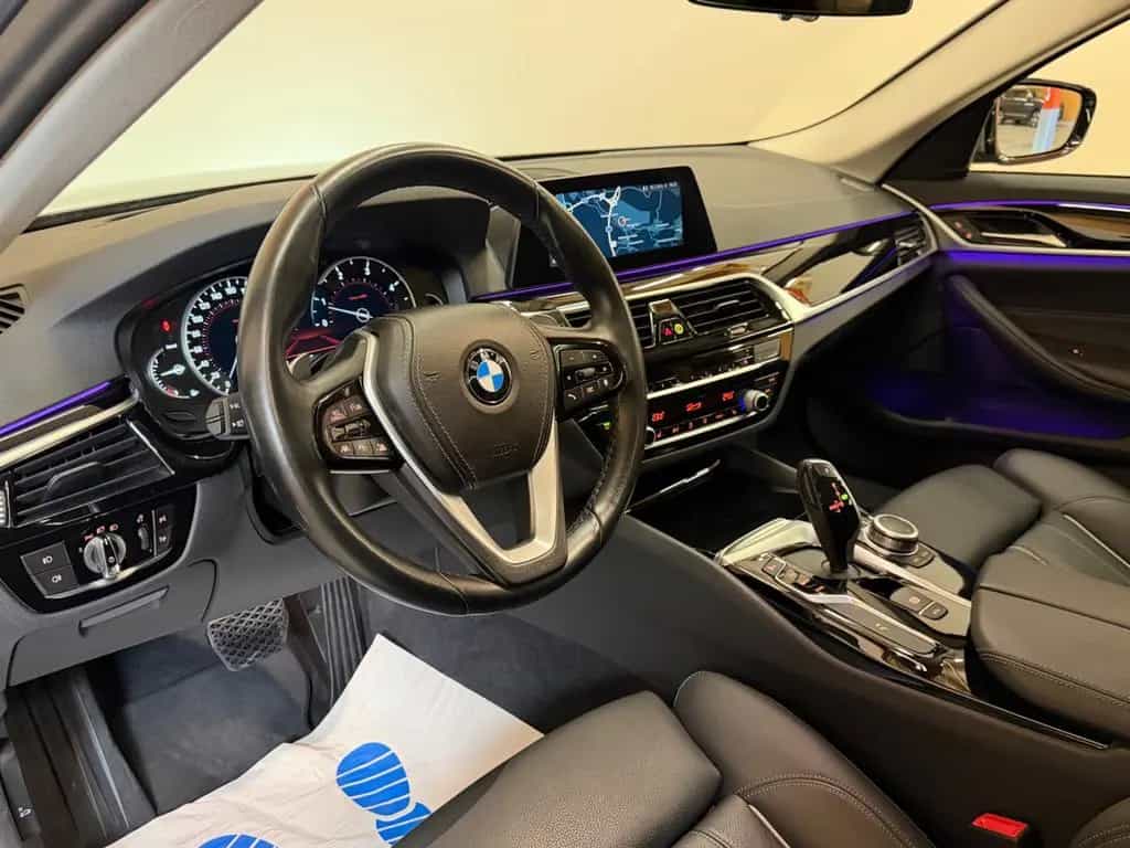 BMW 5 Series 520 d xDrive Sport Line/LED/PANO/NAVI/SHZ/HUD 03/2020-photo-9