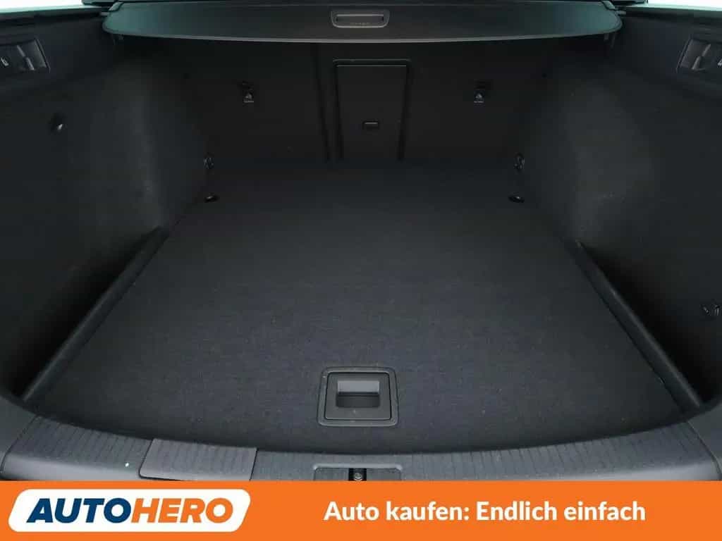Volkswagen Golf VII 1.4 TSI Sound Aut.*NAVI*LED*ACC* 01/2018-photo-17