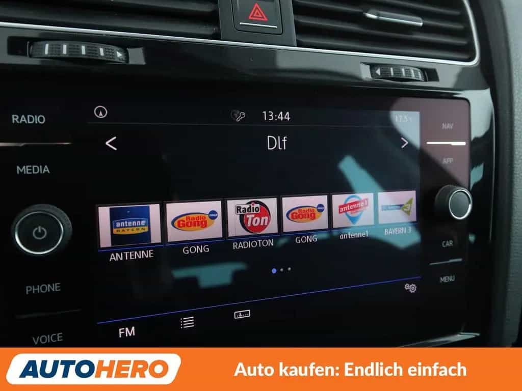 Volkswagen Golf VII 1.4 TSI Sound Aut.*NAVI*LED*ACC* 01/2018-photo-20