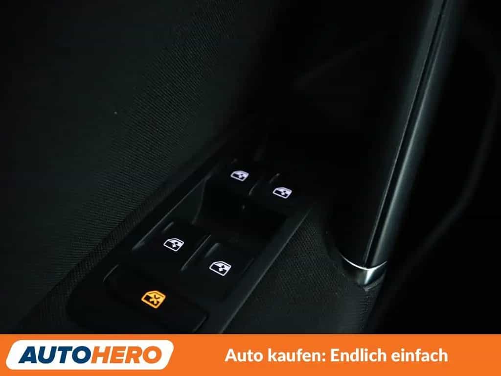 Volkswagen Golf VII 1.4 TSI Sound Aut.*NAVI*LED*ACC* 01/2018-photo-25