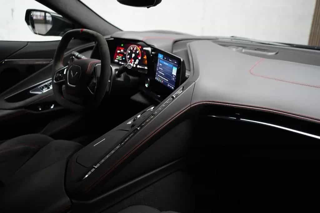 Corvette C8 Stingray Convertible 08/2023-photo-1