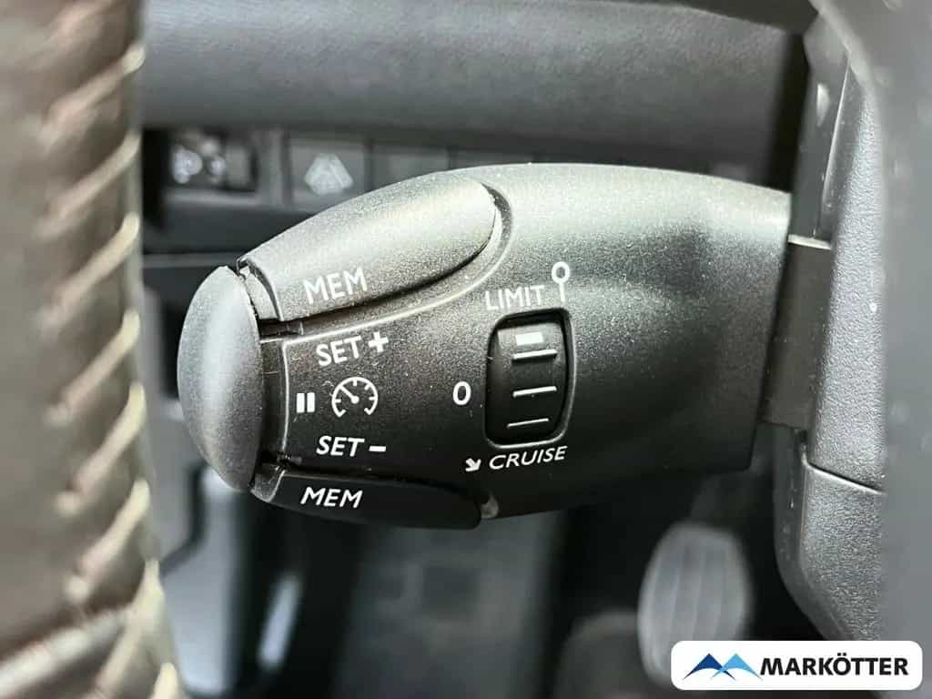 Peugeot 2008 Active Radio/Bluetooth/Sitzheizung 03/2022-photo-12
