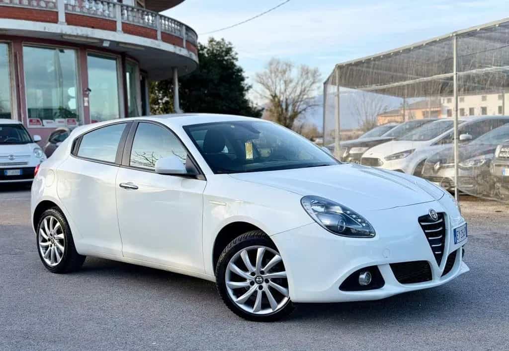 Alfa Romeo Giulietta 2015 1.6 JTDm- ok neopatent 08/2015-photo-0