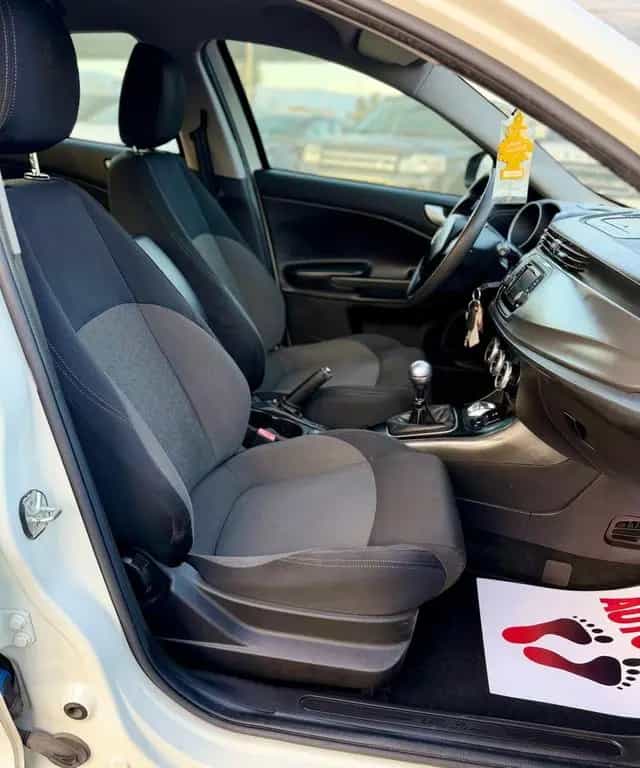 Alfa Romeo Giulietta 2015 1.6 JTDm- ok neopatent 08/2015-photo-12