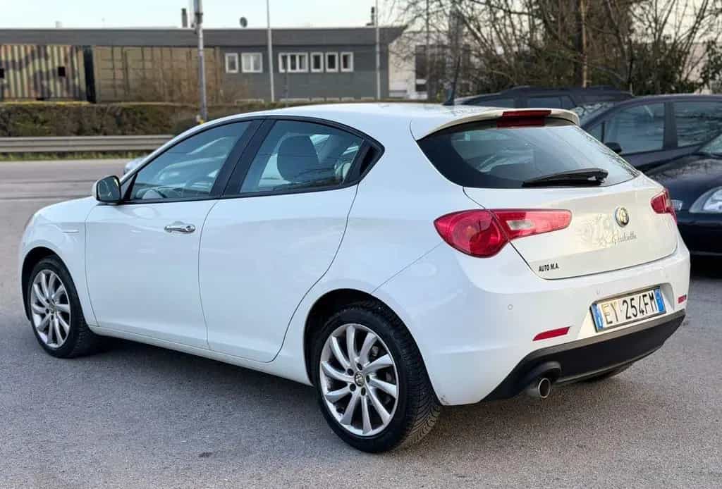 Alfa Romeo Giulietta 2015 1.6 JTDm- ok neopatent 08/2015-photo-3