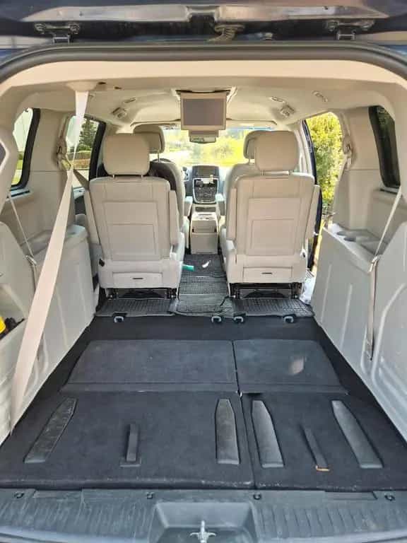 Chrysler Voyager Town and Country Limited ... 01/2014-photo-11