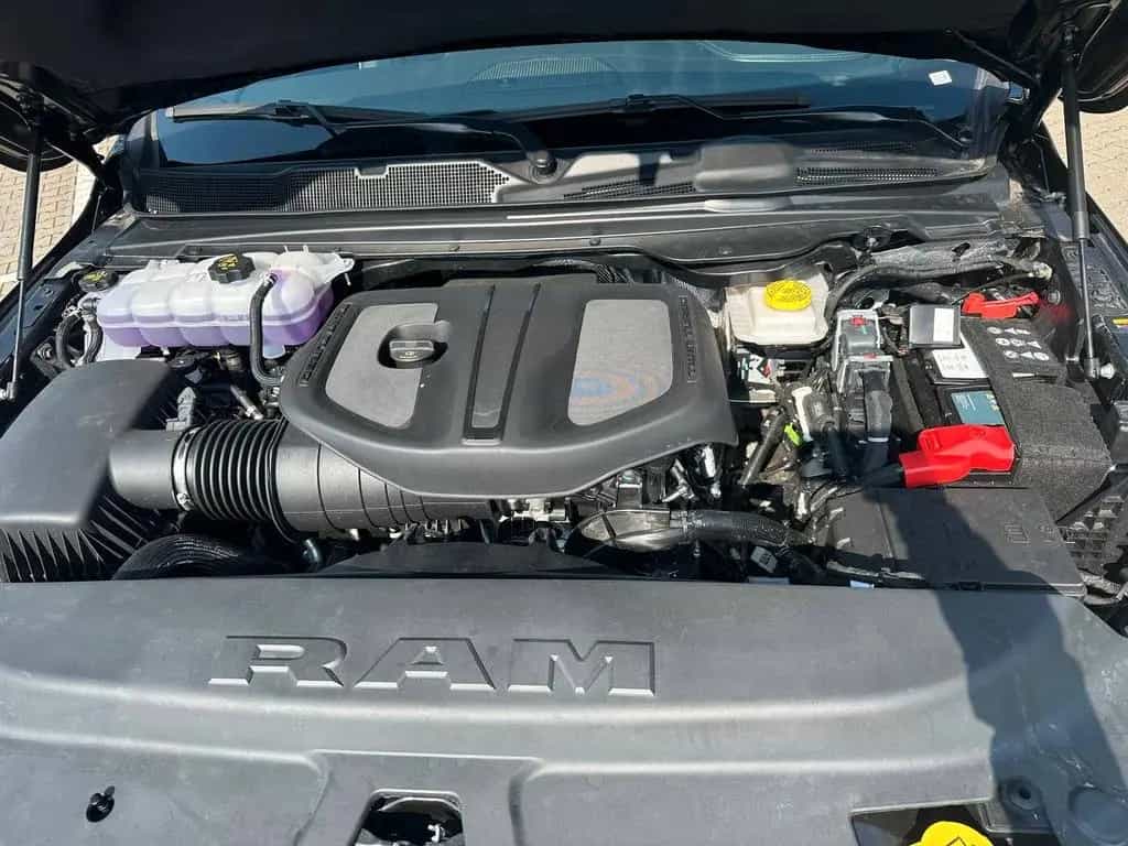 Dodge RAM 1500 Laramie 04/2026-photo-6
