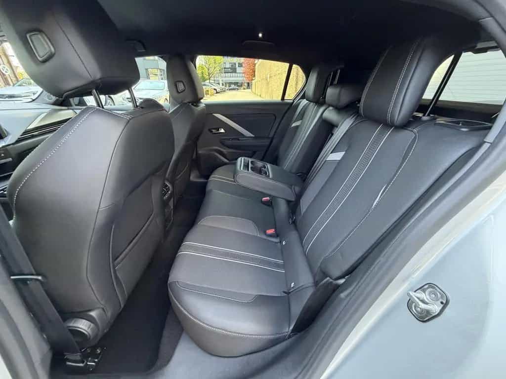 Opel Astra 1.2 Turbo GS / 360°KAM / ACC 02/2025-photo-9