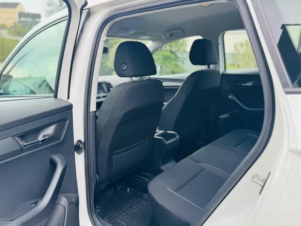 Skoda Karoq Active CarPlay DAB AHK 09/2019-photo-12