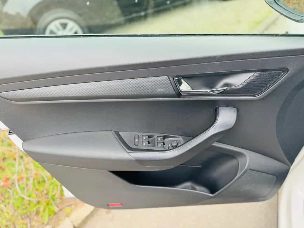 Skoda Karoq Active CarPlay DAB AHK 09/2019-photo-20