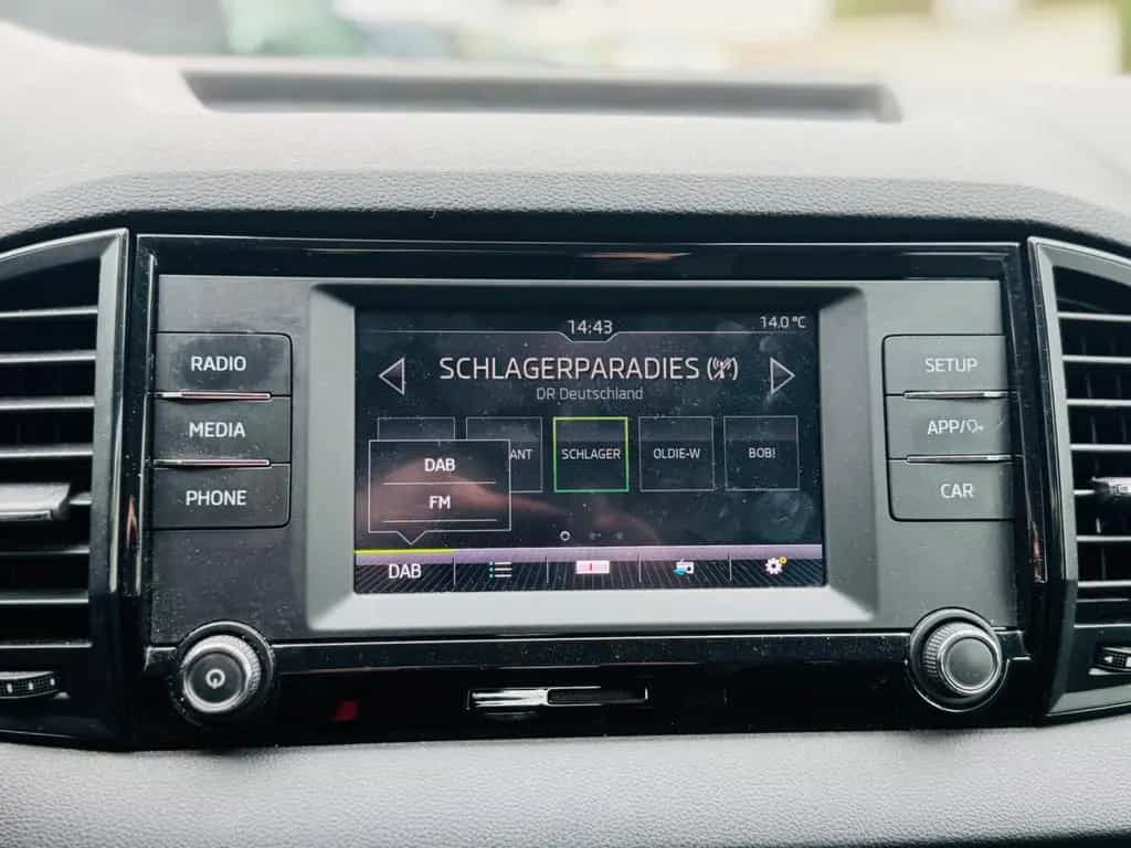 Skoda Karoq Active CarPlay DAB AHK 09/2019-photo-22