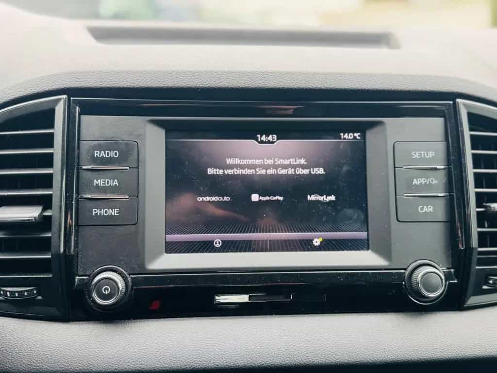 Skoda Karoq Active CarPlay DAB AHK 09/2019-photo-23
