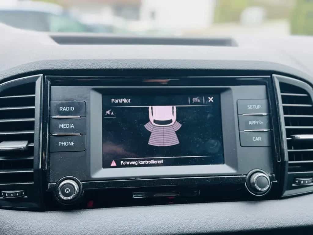 Skoda Karoq Active CarPlay DAB AHK 09/2019-photo-24