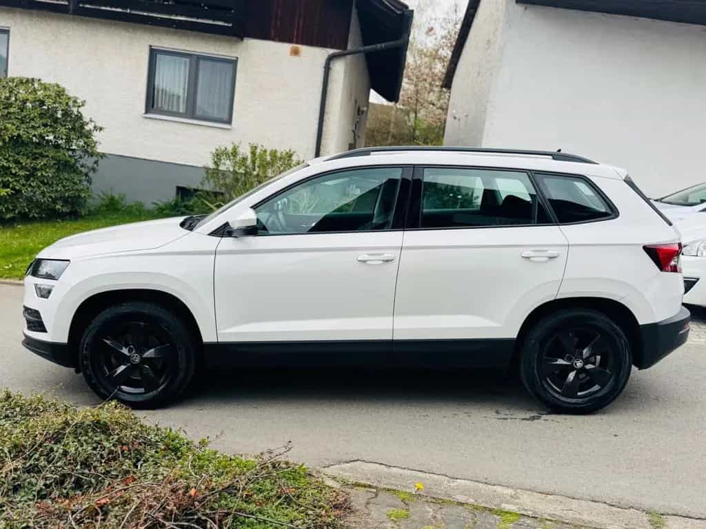 Skoda Karoq Active CarPlay DAB AHK 09/2019-photo-3