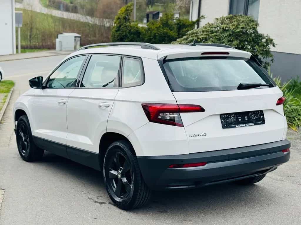 Skoda Karoq Active CarPlay DAB AHK 09/2019-photo-4
